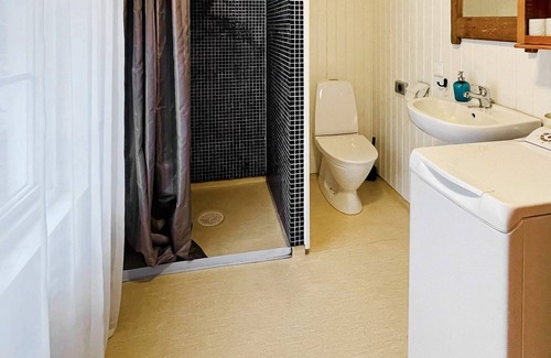 Orust O Casa | 4 person holiday home in HENÅN