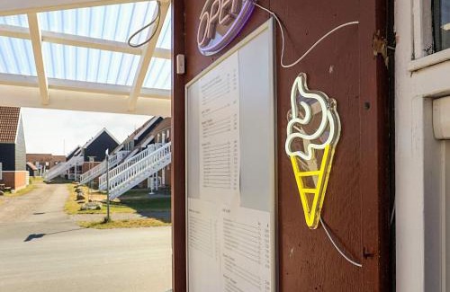 Borre Apartamento | 4 person holiday home on a holiday park in Borre