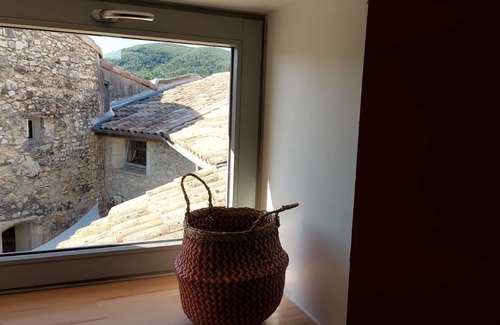 Sauzet Casa | Renovated house, old village in Drôme Provençale.