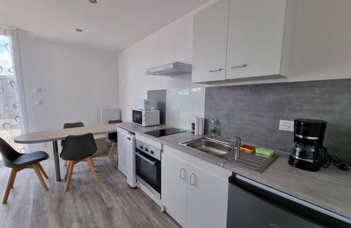 Fontaine-au-Pire Apartamento | Vrbo Property