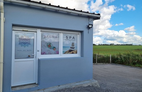 Fontaine-au-Pire Apartamento | Vrbo Property