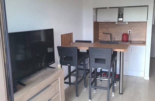 Le Port Apartamento | 4-PERSON STUDIO CLOSE TO THE BEACH, PRIVATE PARKING