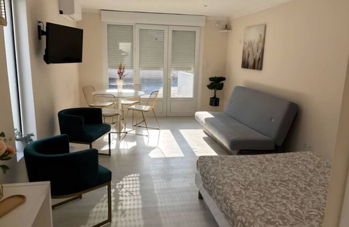 Lunel Apartamento | 4-person studio with private pool and jacuzzi