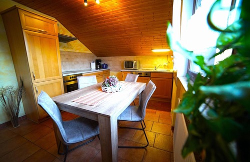 Bad Harzburg Apartamento | 4 Personen Ferienwohnung im Wald mit Kamin, 84m², 3 Zimmer - 4 Personen Ferienwohnung im Wald mit
