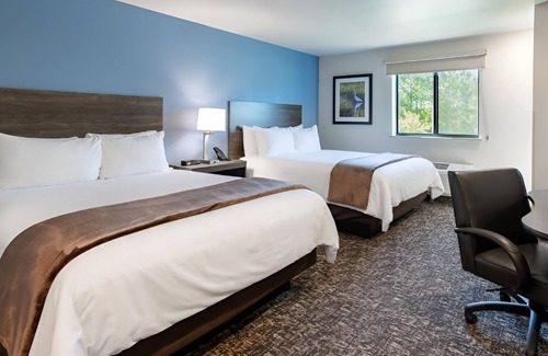 Westgate Hotel | 4 Pet-Friendly Rooms with Kitchen and Outdoor Grill Close to Restaurants & Parks
