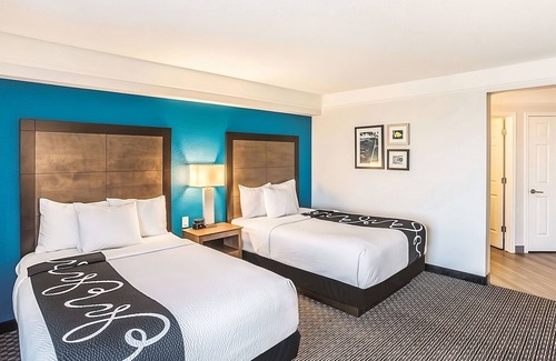 Ahwatukee Foothills Casa | 4 Pet-Friendly Units! Free Breakfast, Onsite Pool, Free Parking