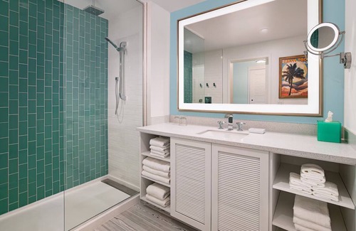 Fort Myers Beach Complejo | 4 Pet-Friendly Rooms with Balcony & Outdoor Pool Near Crescent Beach Park