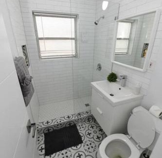 Poinsettia Heights Apartamento | 4-PLEX