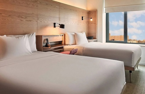 Washington Heights Hotel | 4 Posh Queen Rooms at Radio Hotel, Short Ride to Metropolitan Museum of Art!