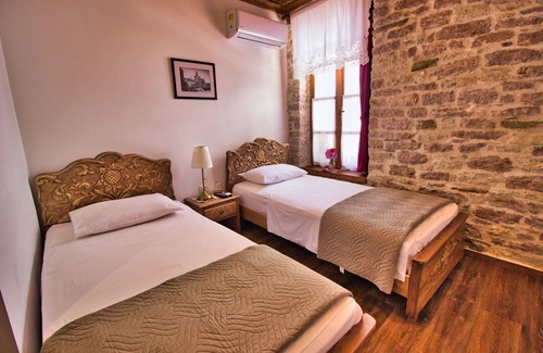 Gjirokaster Hotel | 4 Rooms Hotel