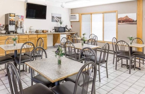 Atlantic Hotel | 4 Rooms w/ Complimentary Breakfast & Kitchenette – Perfect for One-Night Stays