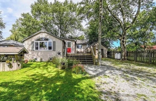 Dunnville Cabaña | 4 season fully furnished cottage, hottub, fire pits and outstanding views!