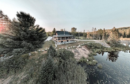 Unorganized North East Parry Sound Cabaña | 4 Season Nature Retreat - Winter Playtime