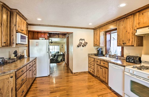 Houghton Lake Casa | ¡NUEVO! Houghton Lake House - Directamente en el paseo marítimo!