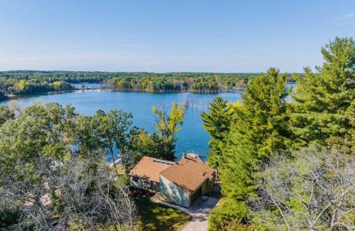 Waupaca Casa | 4 Seasons Lakehouse Luxury