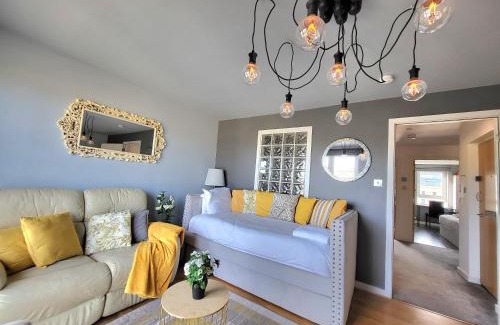 West Pilton Apartamento | 4 Separate Beds, Sleeps 6, Beautiful 2 bed Apt