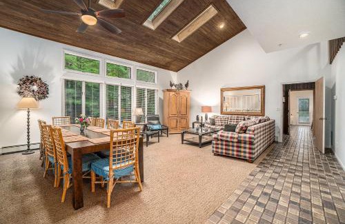 Maple City Casa | 4 Skippers Wood