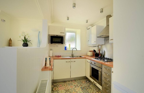 Lyme Regis Cabaña | 4 ST MICHAELS HOUSE, romantic, country holiday cottage in Lyme Regis
