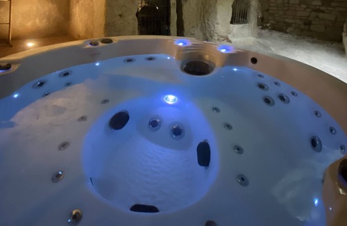 Varrains Casa | 4-star cottage with jacuzzi