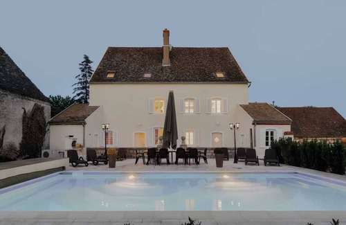 Saunieres Casa | 4-star Maison de Maître, 25 minutes from Beaune. Swimmingpool, sauna, steamroom.