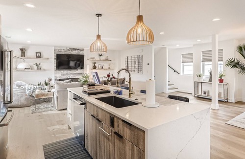 Jefferson Park Casa | 4 story brand new modern townhome in the heart of Jefferson Park