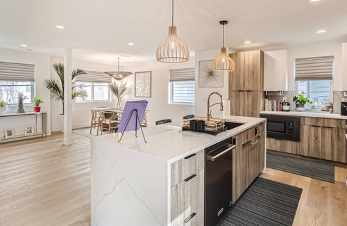 Jefferson Park Casa | 4 story brand new modern townhome in the heart of Jefferson Park