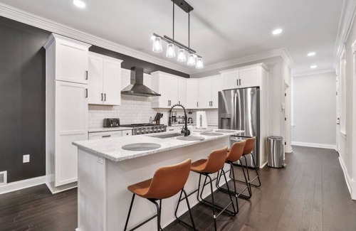 Shadyside Apartamento | 4 Story Home|Triple King|Backyard|UPMC Shadyside