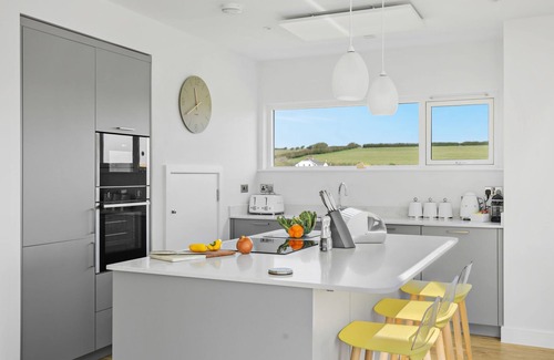 North Buckland Cabaña | 4 The Vista, Willingcott Nr Woolacombe - Outdoor shower/ On-site pool / EV charger/ Ecohome