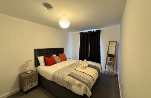 Huntingdon Apartamento | 4 Town centre, Free off road parking, entire flat