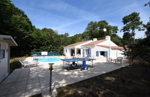 Jard-sur-Mer Villa | VILLA CON PISCINA CLIMATIZADA EN EL BOSQUE DEL PINO CERCA DEL MAR JARD SUR MER