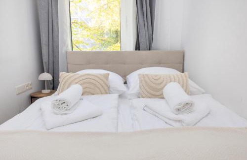 Neukoelln Apartamento | 4 Zimmer Große Küche Balkon am Maybachufer