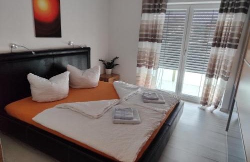 Traunreut Apartamento | 4 Zimmer Wohnung im 1. Stock