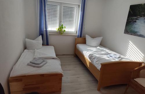 Traunreut Apartamento | 4 Zimmer Wohnung im 1. Stock