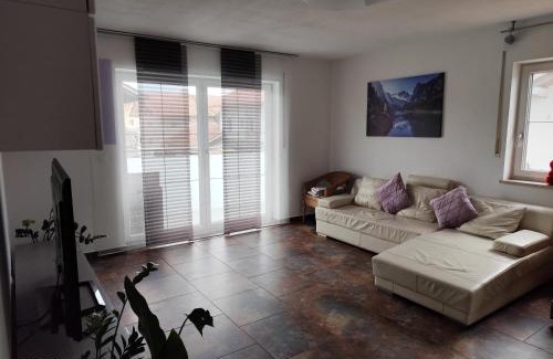 Traunreut Apartamento | 4 Zimmer Wohnung im 1. Stock