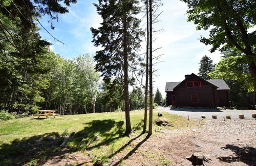 Corea Cabina | Cabaña de Rocky Woods ubicada en 40 acres en un pintoresco pueblo pesquero de Maine