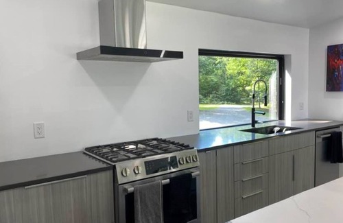 Walkerville Casa | 40 Acres of modern solitude