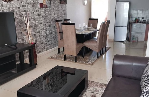 Illovo Beach Apartamento | 40 La Mer, frente a la playa de Illovo