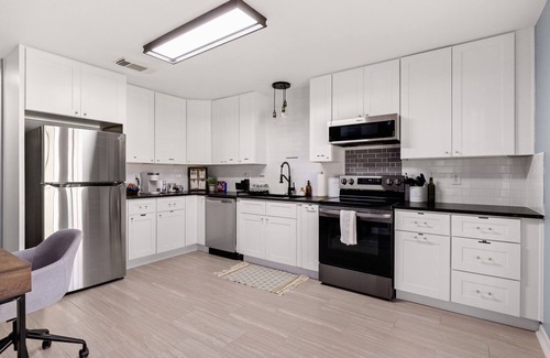 West San Antonio Casa | Beautiful Blue Haus w/ Private Patio, Office Desk
