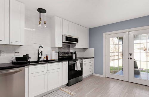 West San Antonio Casa | Beautiful Blue Haus w/ Private Patio, Office Desk