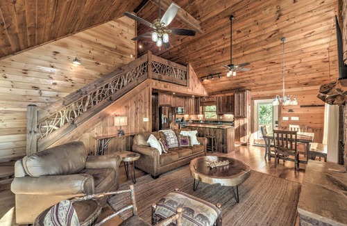Morganton Cabina | 40% Off 10 min>Blue Ridge Mountain Views Hot Tub Firepit Game Room Fishing Pond