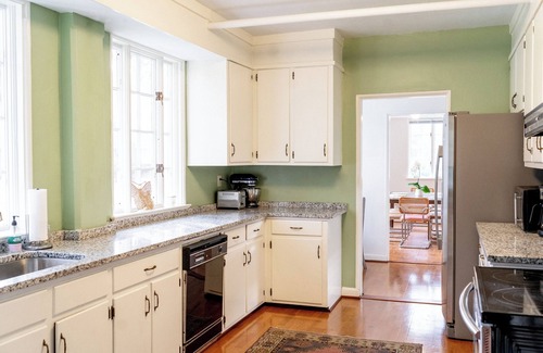 North Charleston Casa | Hobson House ~ 15min to Downtown ~ Game Room ~ Fire Pit