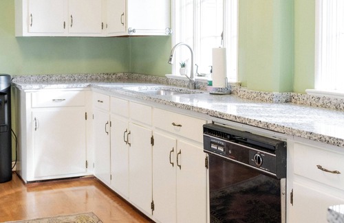 North Charleston Casa | Hobson House ~ 15min to Downtown ~ Game Room ~ Fire Pit