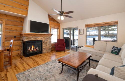 Rendezvous Casa | 40 Reunion Ct with private hot tub