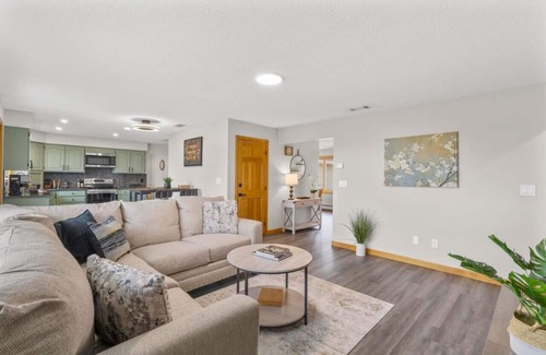 Middletown Casa | #40 - Spacious, Sleek & Cozy