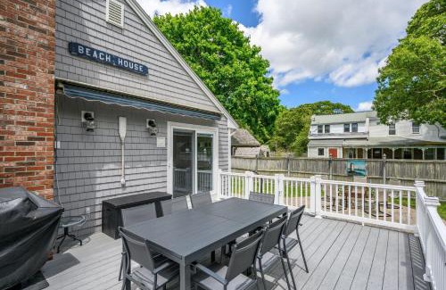 West Harwich Casa | 40 Willow Street West Harwich - Waves on Willow
