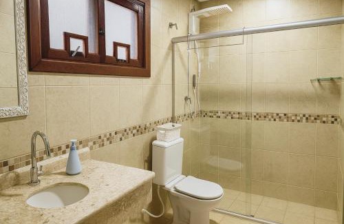 Boraceia Casa | 400 m te Separam das Areias da Praia de Boraceia, casa com piscina aquecida para ate 12 pessoas