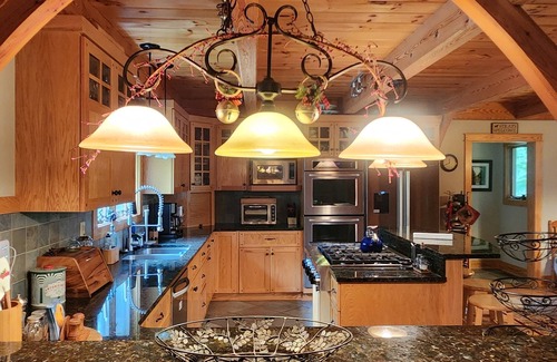 Lakeside Woods Casa | 400ft private waterfront home, fireplace, boathouse, kayaks, DOG FRIENDLY