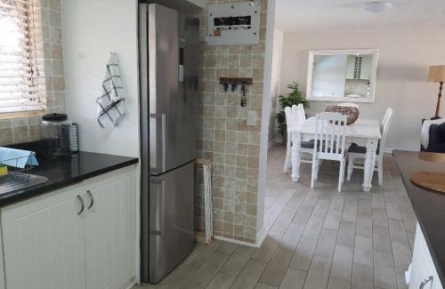 Ballito Apartamento | 402 Kenwyn-on-Sea with Backup Power