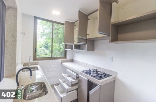 Belo Horizonte Apartamento | 402 Apt for short season next. to the mountain village