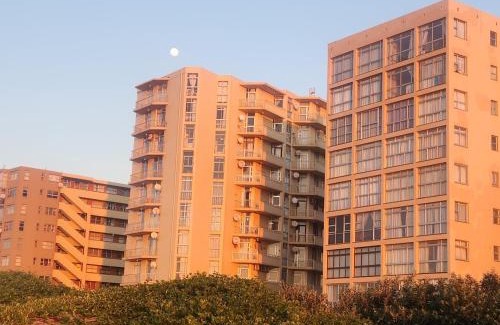 Amanzimtoti Apartamento | 403 Dromedaris On the Beach